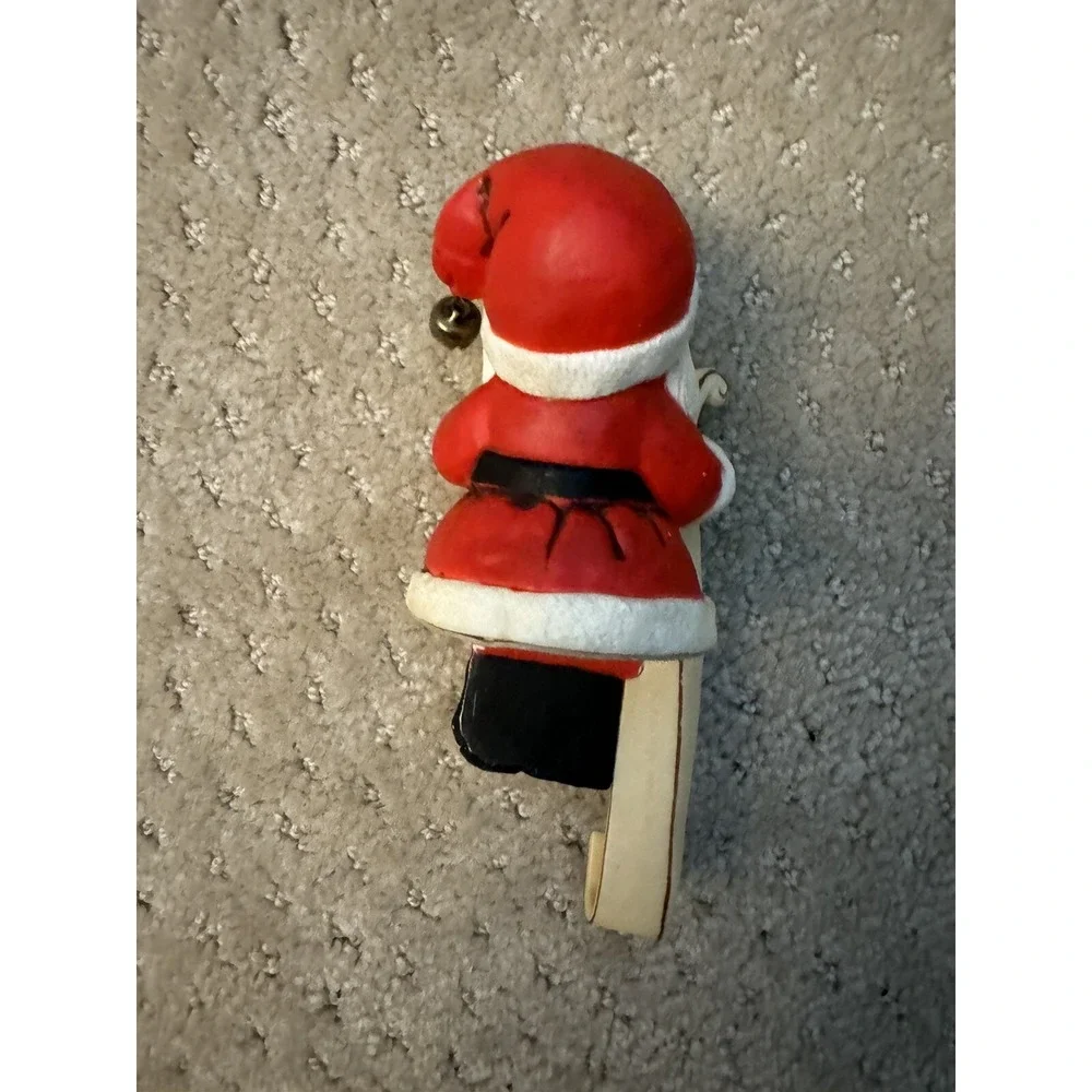 HALLMARK-SANTA CLAUS-Vintage Christmas Stocking Holder with Jingle Bell